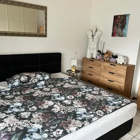 Paradiso Apartment *